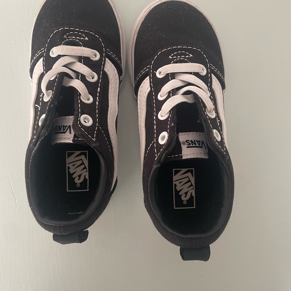 Size 9 toddler black vans - Picture 6 of 7